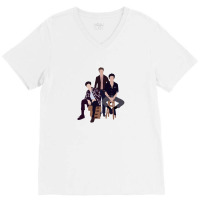 New Hope Club 7 V-neck Tee | Artistshot