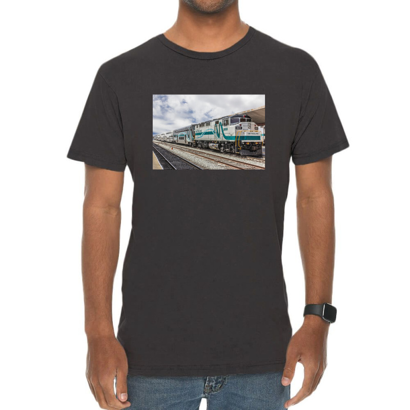 Metrolink Vintage T-Shirt by aleksdarkink | Artistshot