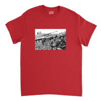 Battle Of Kursk 2nd Ss Panzer Division Soldiers Tiger I Tank 1943 Classic T-shirt | Artistshot