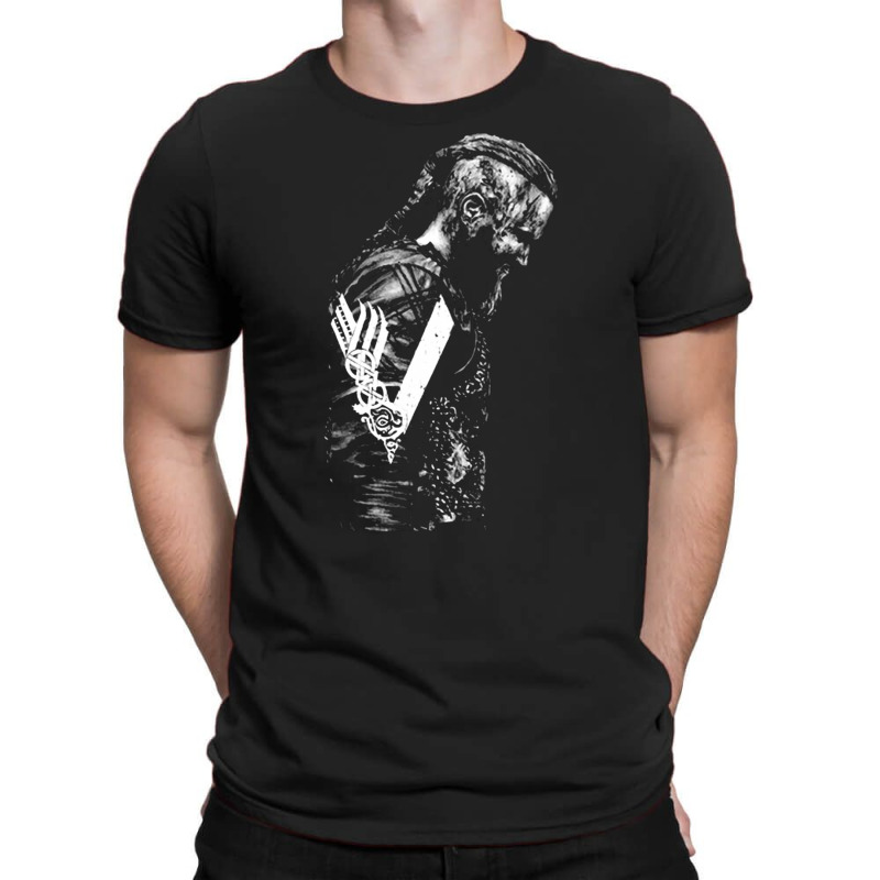 King Ragnar Lothbrok, King Ragnar Lothbrok Vintage, King Ragnar Lothbr T-shirt | Artistshot