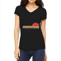 Train Retro Style Women's V-neck T-shirt | Artistshot