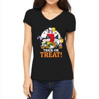 Peanuts Halloween Trick Or Treat Moonlight Women's V-neck T-shirt | Artistshot