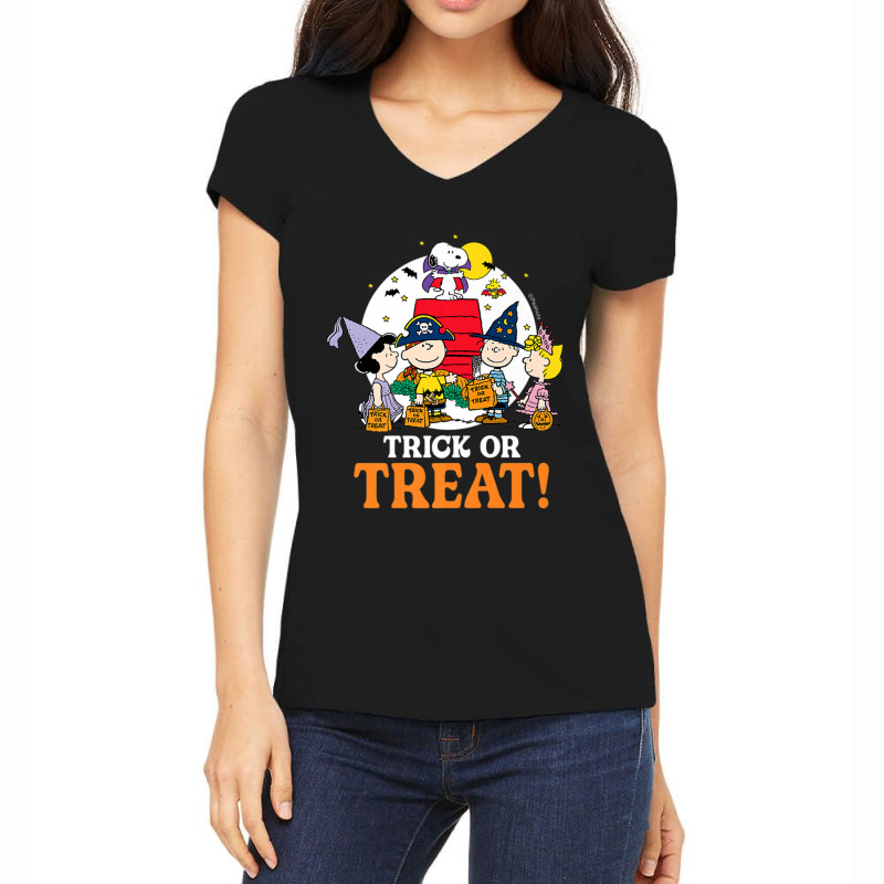 Peanuts Halloween Trick Or Treat Moonlight Women's V-neck T-shirt | Artistshot