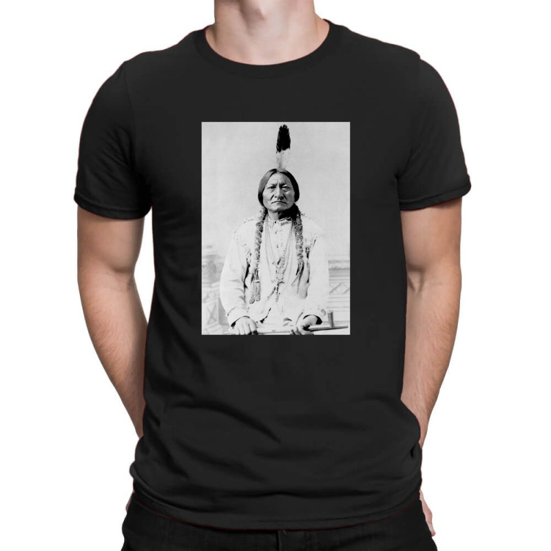 Sitting Bull Vintage Native American Photo T-shirt | Artistshot