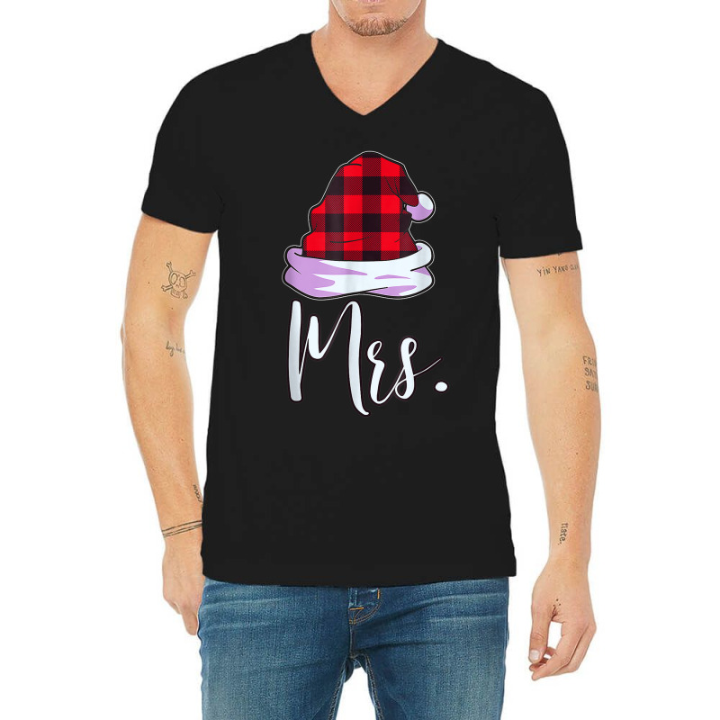 Santa Couples Matching Christmas Pjs For Couples Red Plaid V-neck Tee | Artistshot