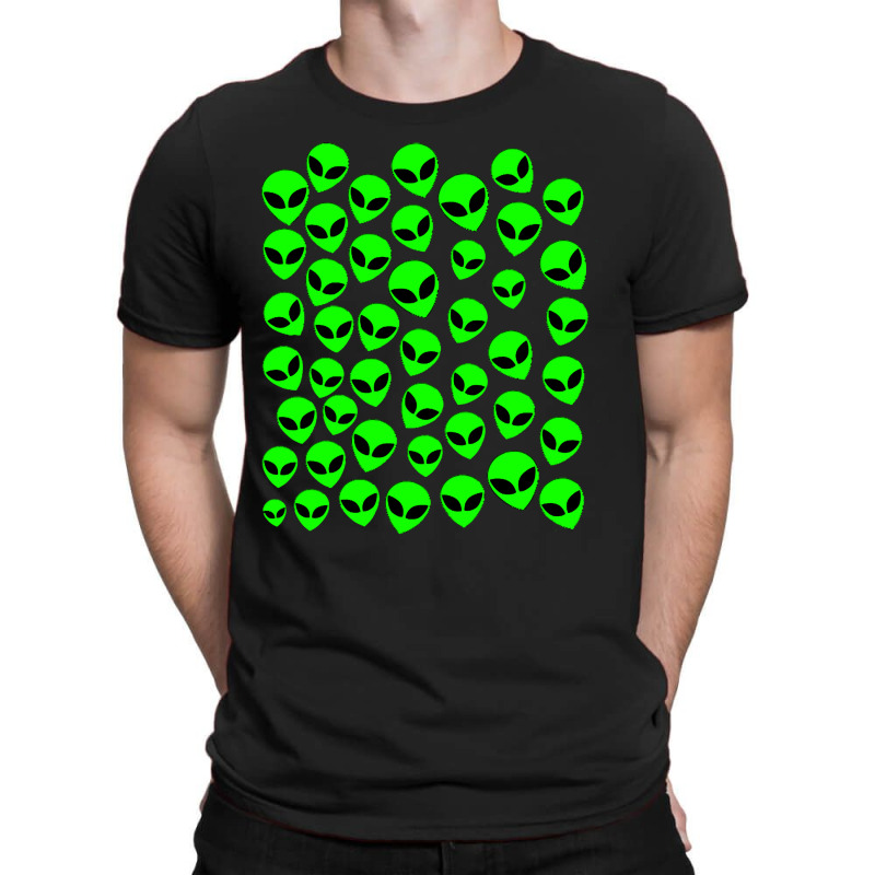 Tiny Green Alien T-shirt | Artistshot