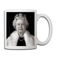 La Reine Elizabeth Ii  (2) Coffee Mug | Artistshot