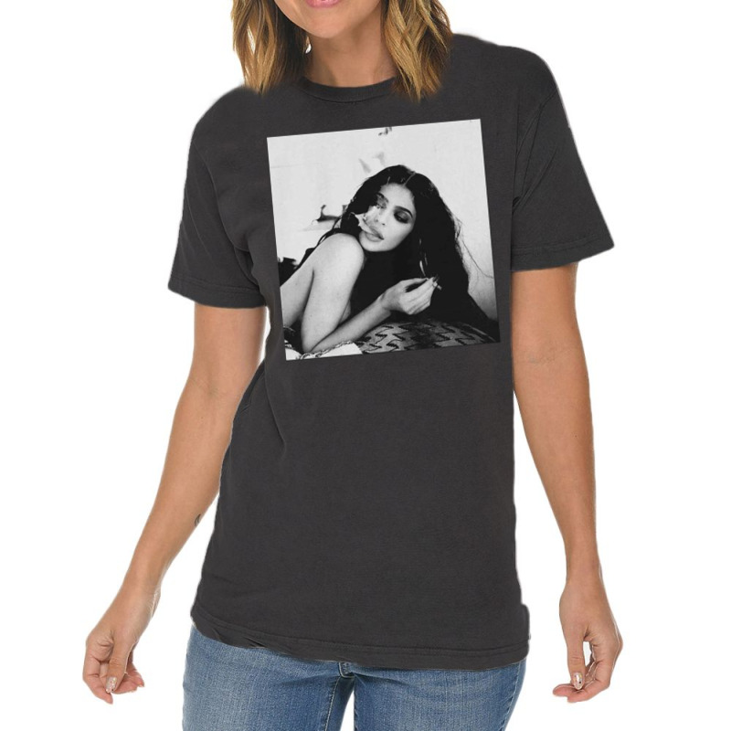 Kylie Smoking, Kylie, Smoking, The Kylie Smoking, Kylie Smoking Painti Vintage T-shirt | Artistshot