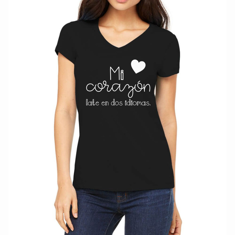 Mi Corazon Late En Dos Idiomas Bilingual Women's V-Neck T-Shirt by KaseyReyes | Artistshot