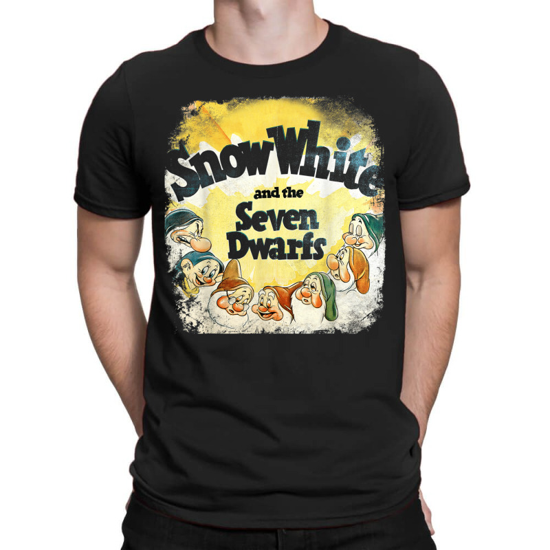 Snow White And The Seven Dwarfs Classic Poster T-shirt | Artistshot