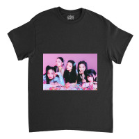 Newjeans In Pink Room Classic T-shirt | Artistshot