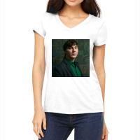 Paul Dano Women's V-neck T-shirt | Artistshot