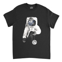 Astronaut Earth Classic T-shirt | Artistshot