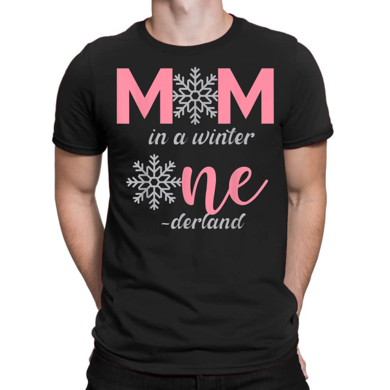 Mom Of The Birthday Girl Winter Onederland 1st Birthday T-shirt | Artistshot