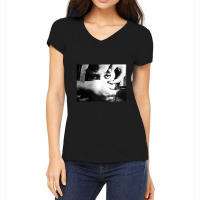 Un Chien Andalou (an Andalusian Dog) French Silent Surrealist Film Dir Women's V-neck T-shirt | Artistshot