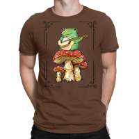 Cottage Core Frog Playing Banjo On Top Of A Mushroom T-shirt | Artistshot