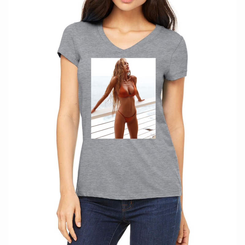 Sexually Attractive Girl Women's V-Neck T-Shirt by ajdhanaavab | Artistshot