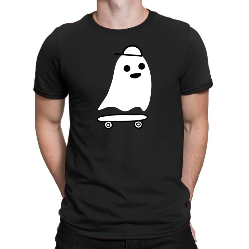 Skateboarding Ghost Cute Spooky Skating T-shirt | Artistshot