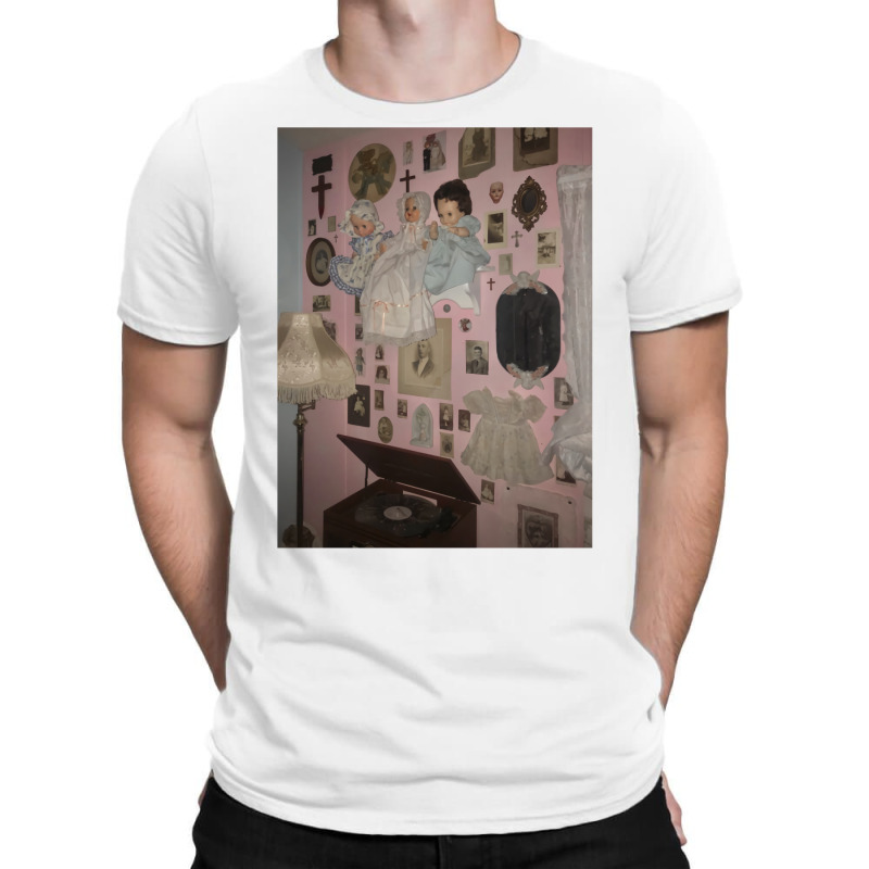 Dollette T-shirt | Artistshot