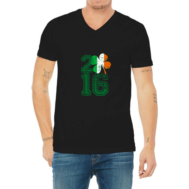 Year 2016 St Patrick's Day V-neck Tee | Artistshot