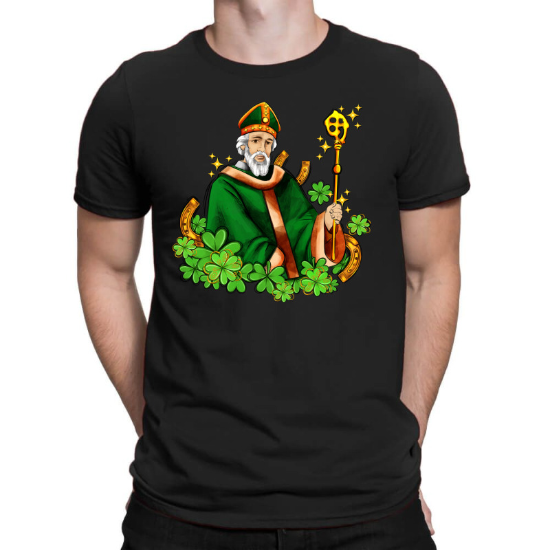 St Patricks And Horseshoes With Shamrocks T-shirt | Artistshot