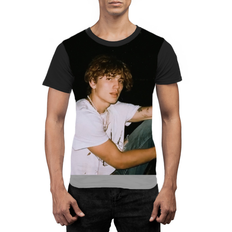 Vinnie Hacker Graphic T-shirt by buddoxhardoe | Artistshot