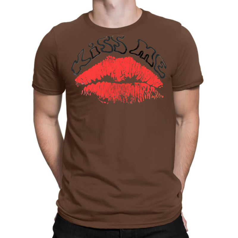 Kiss Me     Vintage 80s Aesthetic (1) T-shirt | Artistshot