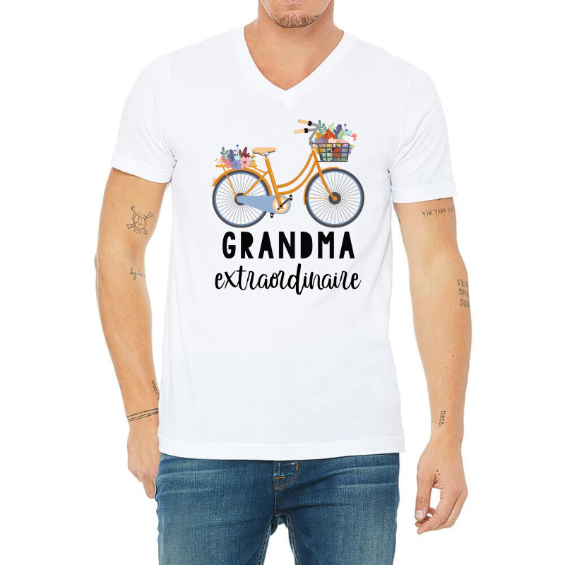 Grandma Extraordinaire Gift For Grandmother V-Neck Tee by CueTrendyFinds | Artistshot