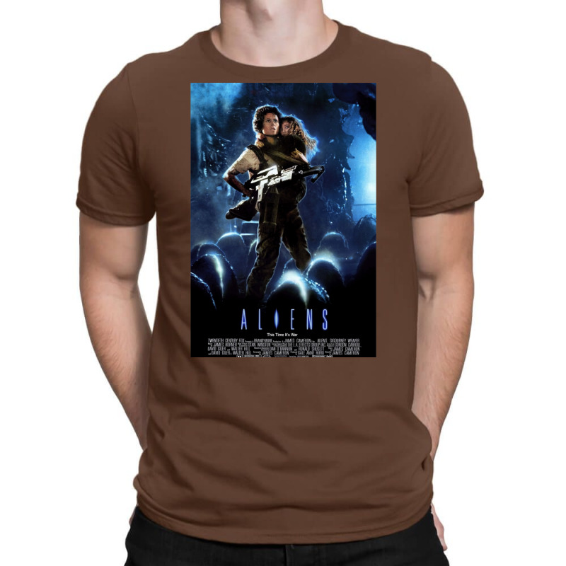 Aliens Classic  Travel T-Shirt by arieanlacotel | Artistshot