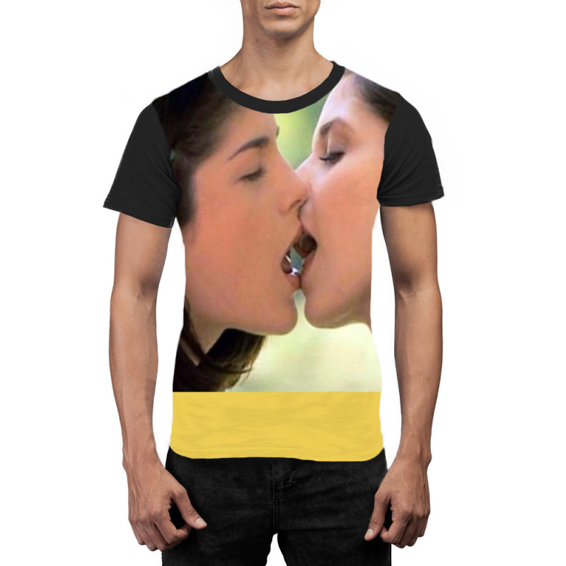 Cruel Intentions Kiss Kathyrn And Cecile Graphic T-shirt by yaelimargidd | Artistshot