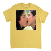 Cruel Intentions Kiss Kathyrn And Cecile Classic T-shirt | Artistshot