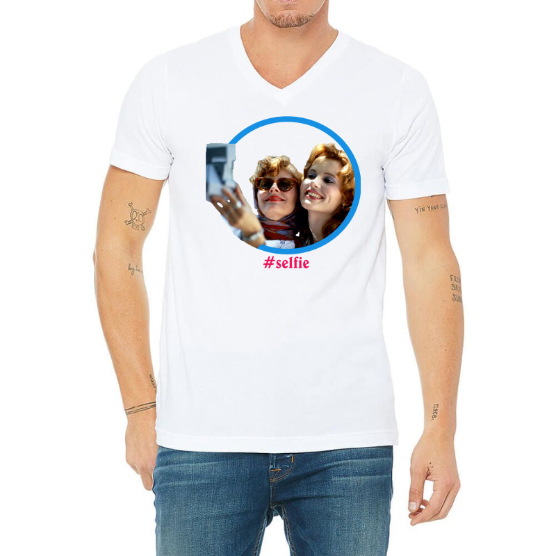 Thelma And Louise Selfie   Susan Sarandon & Geena Davis V-Neck Tee by antreuginted | Artistshot