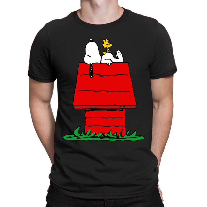 Peanuts The Doghouse T-shirt | Artistshot