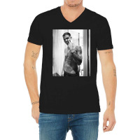 Lunay Shirtless Black And White V-neck Tee | Artistshot