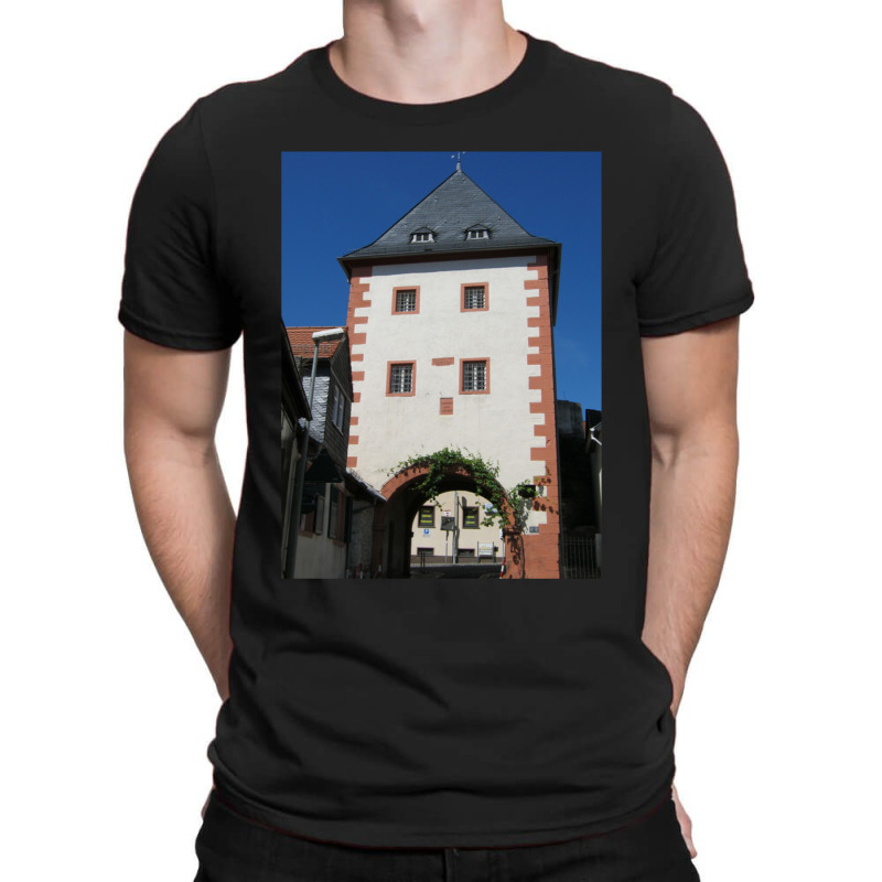 Oppenheim Portraits T-shirt | Artistshot