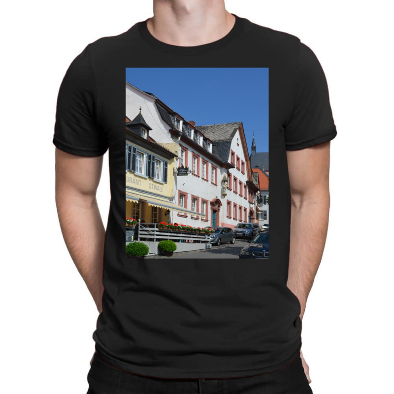 Oppenheim Restaurant Stivale T-shirt | Artistshot