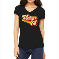 Hot Trend Vintage 1975 Distressed Women's V-neck T-shirt | Artistshot