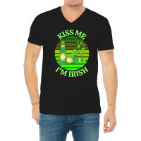 Kiss Me Im Irish T  Shirtkiss Me I’m Irish T  Shirt (6) V-neck Tee | Artistshot