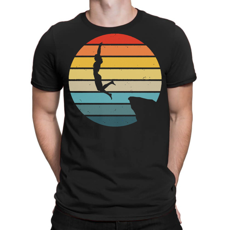 Scuba Diving T  Shirt Cliff Diving Silhouette On A Distressed Retro Su T-shirt | Artistshot