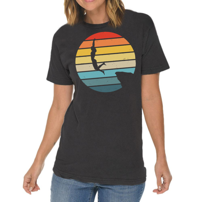 Scuba Diving T  Shirt Cliff Diving Silhouette On A Distressed Retro Su Vintage T-shirt | Artistshot