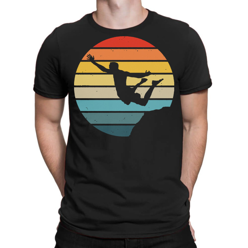 Scuba Diving T  Shirt Cliff Diving Silhouette On A Distressed Retro Su T-shirt | Artistshot