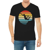 Scuba Diving T  Shirt Cliff Diving Silhouette On A Distressed Retro Su V-neck Tee | Artistshot