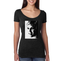 Canadian 70s Queen Women's Triblend Scoop T-shirt | Artistshot