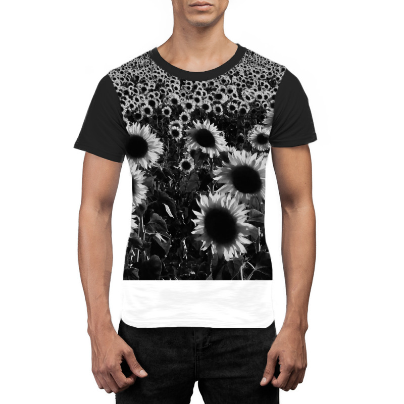 Black And White Landscape Summer Travel Graphic T-shirt | Artistshot