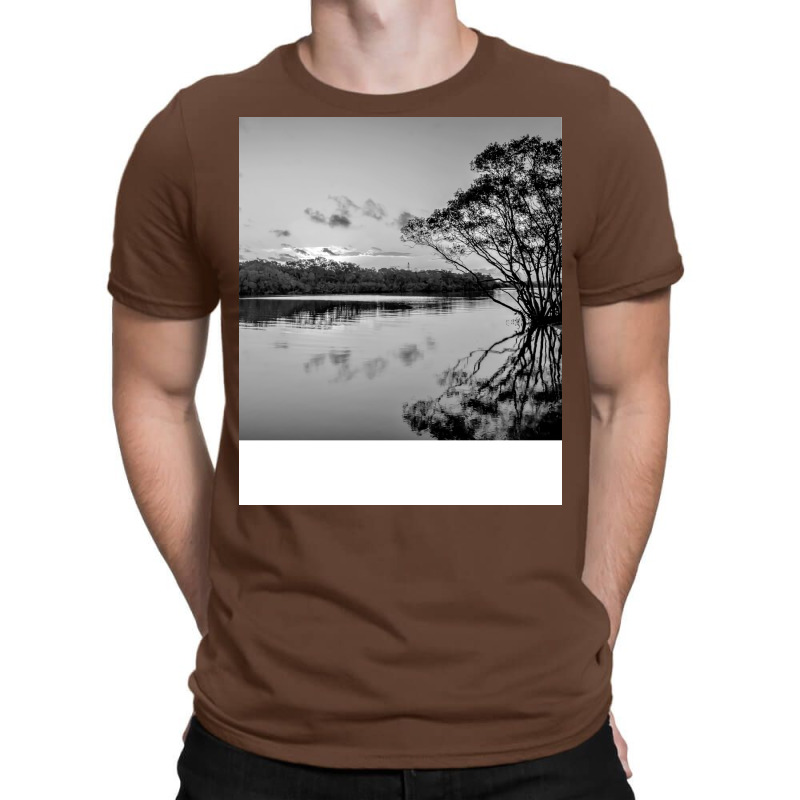 Black And White Landscape Summer Girl T-shirt | Artistshot