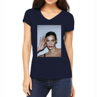 Bella Hadid Headshot Women's V-neck T-shirt | Artistshot