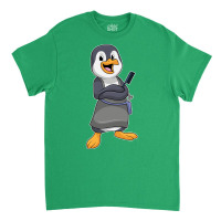 Penguin As Hair Stylist With Comb 80s Classic T-shirt | Artistshot