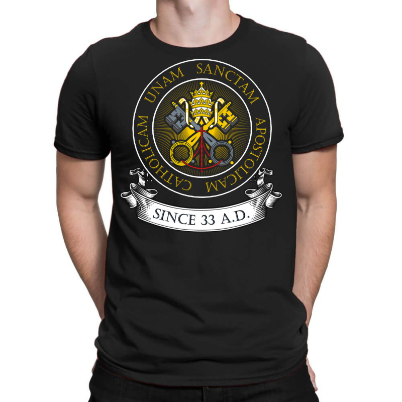 One Holy Catholic & Apostolic Church Catholic Lati T-shirt | Artistshot