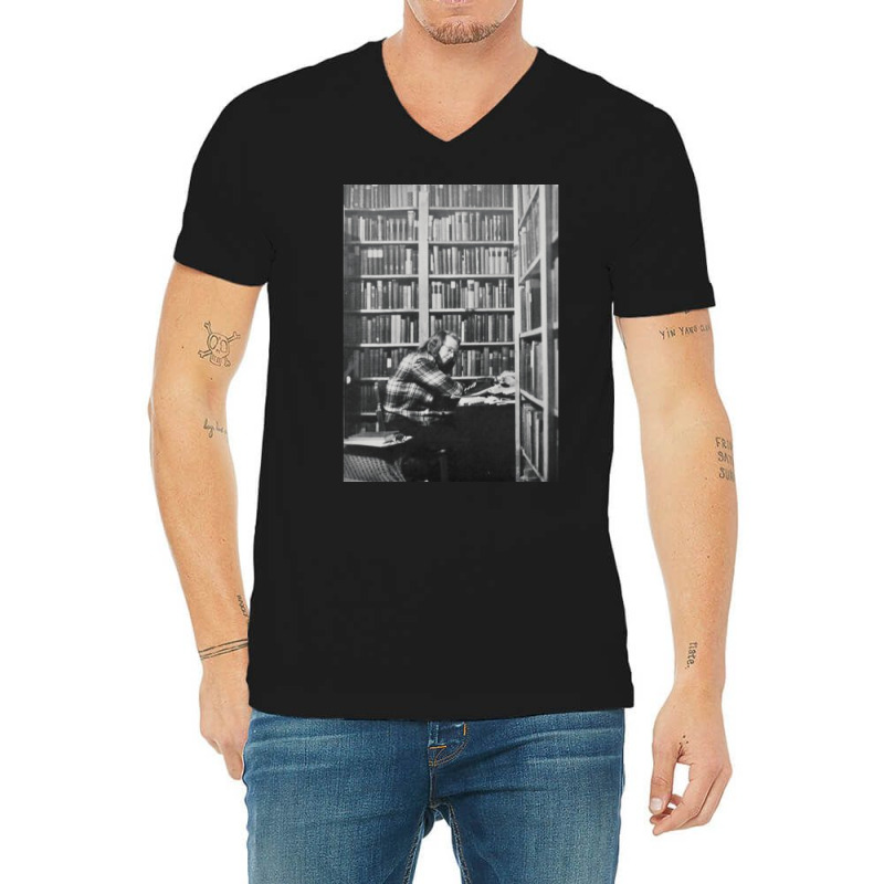 Shirley Jackson V-neck Tee | Artistshot