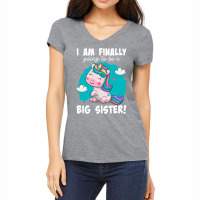 Im Finally Going To Be A Big Sister Announcement 2 Women's V-neck T-shirt | Artistshot